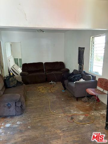 155 W 75th Street, Los Angeles, CA 90003