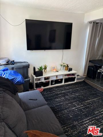 155 W 75th Street, Los Angeles, CA 90003