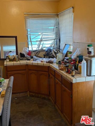 155 W 75th Street, Los Angeles, CA 90003