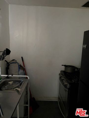 155 W 75th Street, Los Angeles, CA 90003
