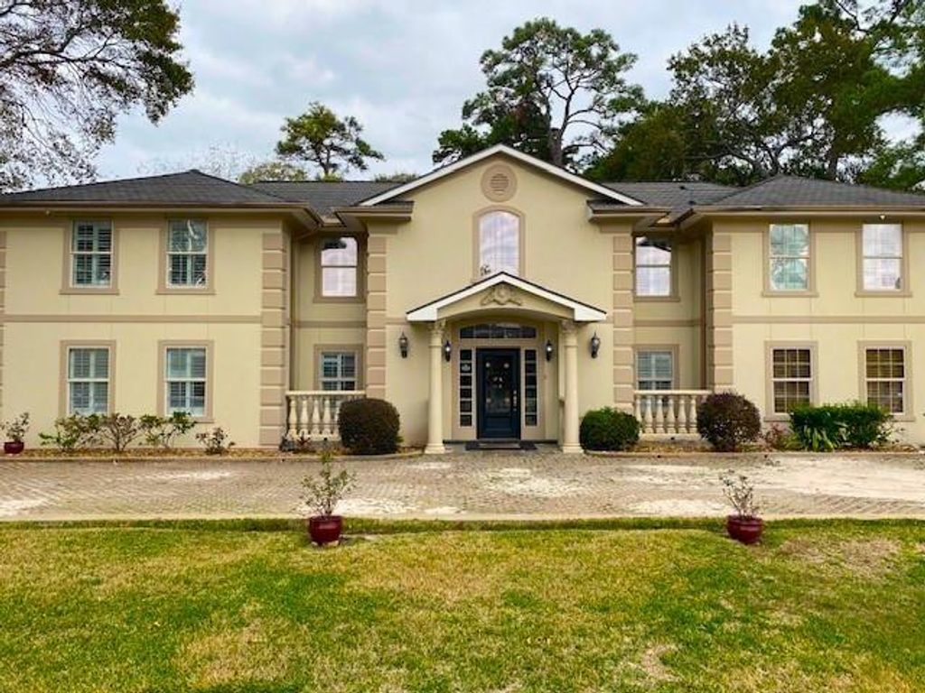 11730 Denise Drive, Hedwig Village, TX 77024