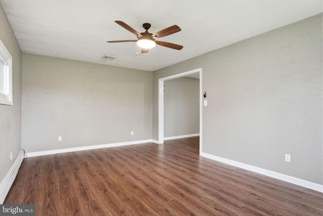 47 THORNYAPPLE LN, Levittown, PA 19054