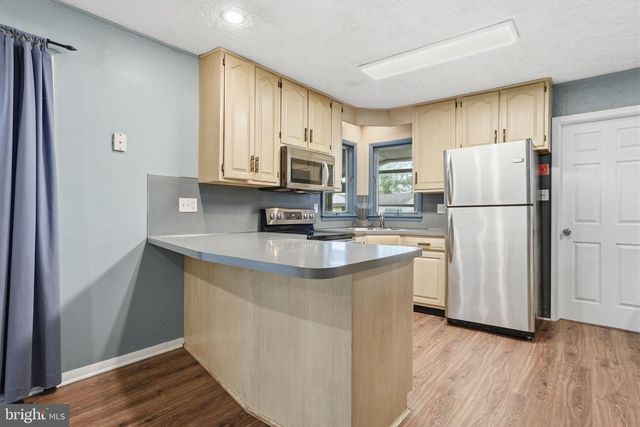 47 THORNYAPPLE LN, Levittown, PA 19054
