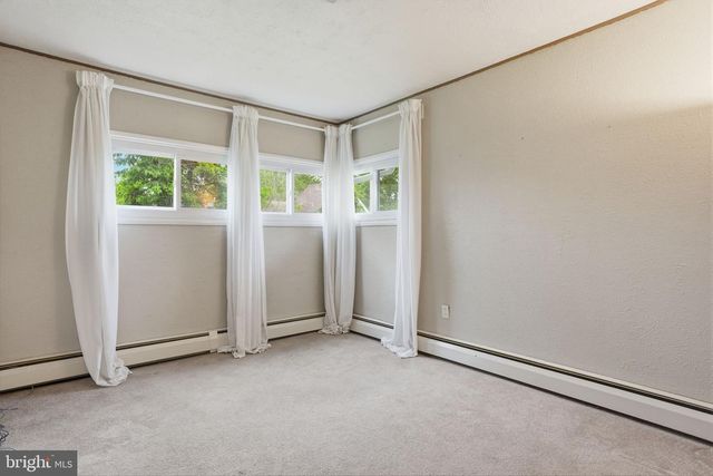 47 THORNYAPPLE LN, Levittown, PA 19054