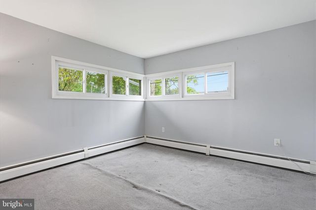 47 THORNYAPPLE LN, Levittown, PA 19054