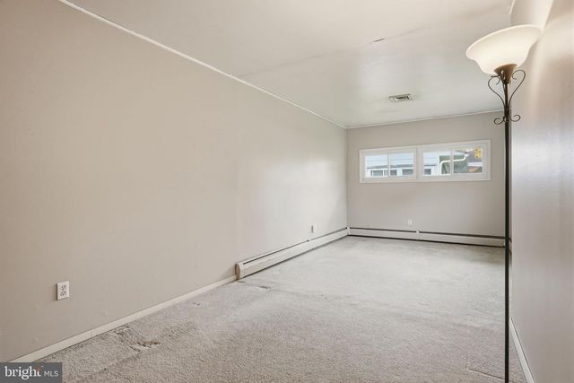 47 THORNYAPPLE LN, Levittown, PA 19054