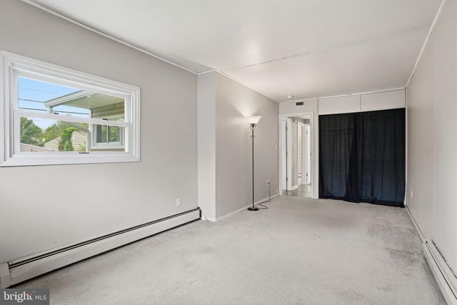 47 THORNYAPPLE LN, Levittown, PA 19054
