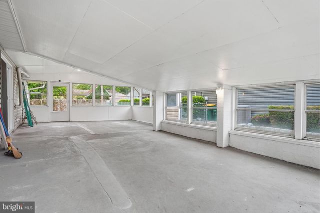 47 THORNYAPPLE LN, Levittown, PA 19054