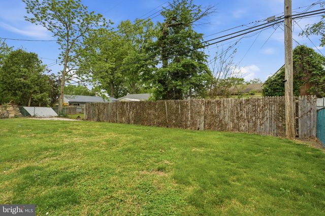 47 THORNYAPPLE LN, Levittown, PA 19054