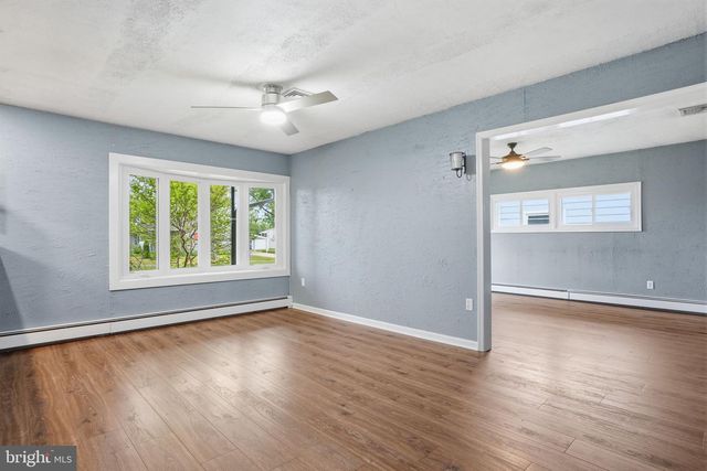 47 THORNYAPPLE LN, Levittown, PA 19054
