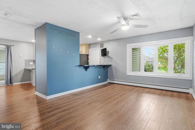 47 THORNYAPPLE LN, Levittown, PA 19054