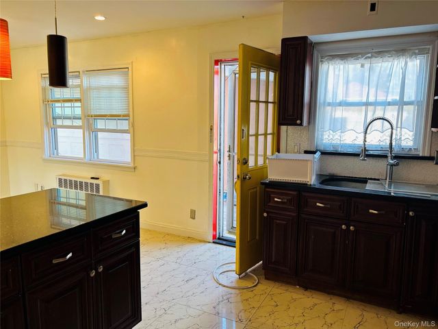 86-07 Little Neck Parkway, Floral Park, NY 11001