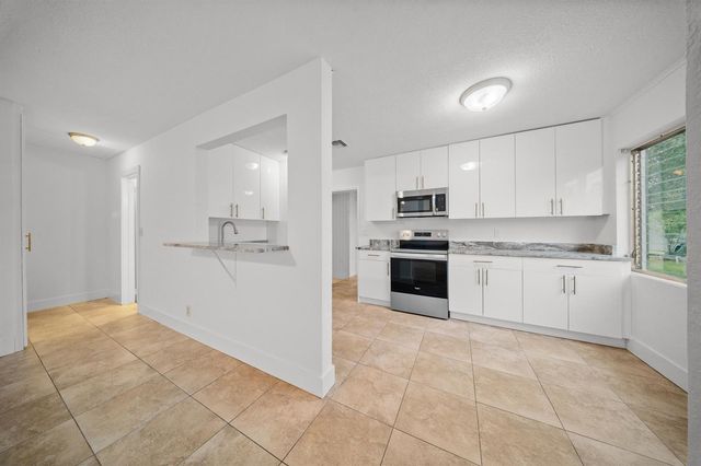 2904 SE Bamboo Street, Stuart, FL 34997