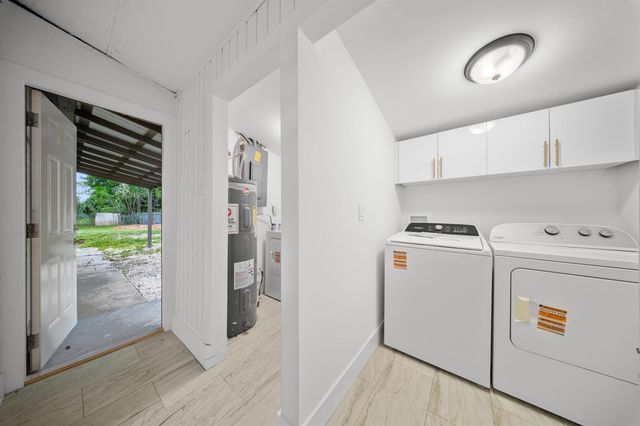 2904 SE Bamboo Street, Stuart, FL 34997