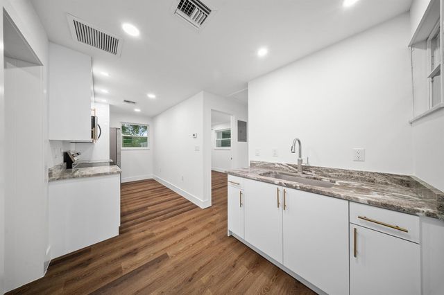 2904 SE Bamboo Street, Stuart, FL 34997