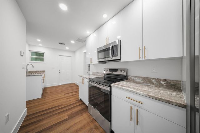 2904 SE Bamboo Street, Stuart, FL 34997
