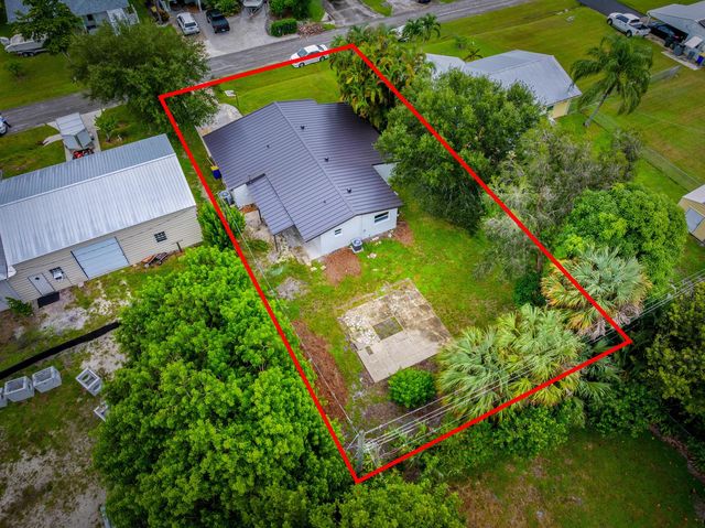2904 SE Bamboo Street, Stuart, FL 34997