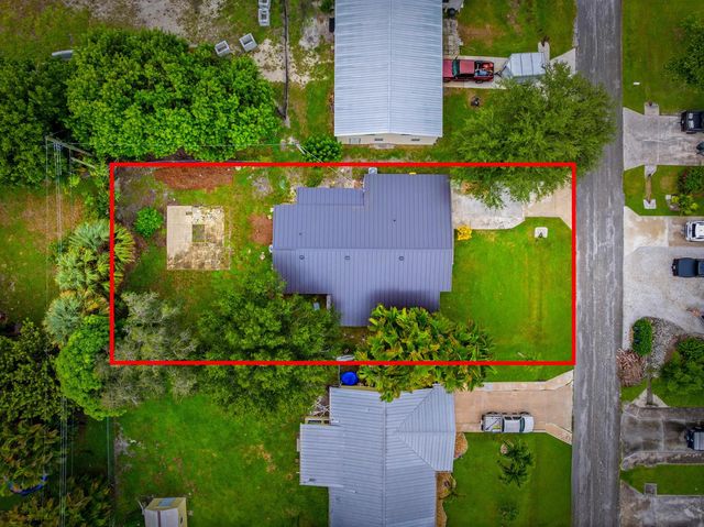 2904 SE Bamboo Street, Stuart, FL 34997