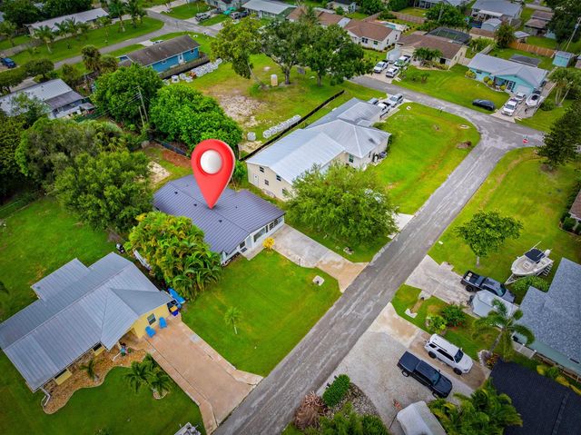 2904 SE Bamboo Street, Stuart, FL 34997