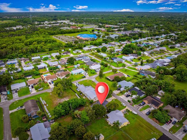 2904 SE Bamboo Street, Stuart, FL 34997