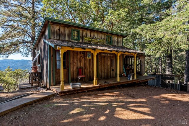 24600 String Creek Rd, Willits, CA 95490