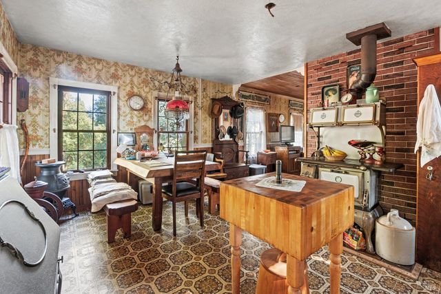 24600 String Creek Rd, Willits, CA 95490