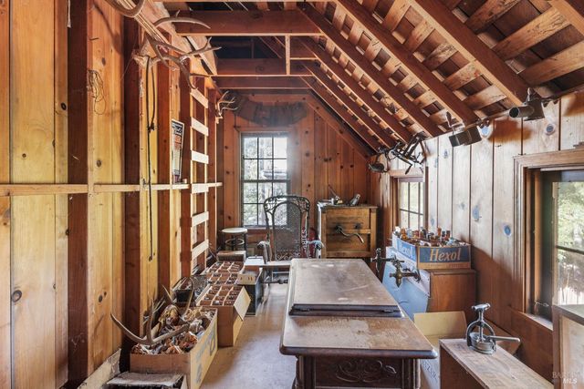 24600 String Creek Rd, Willits, CA 95490