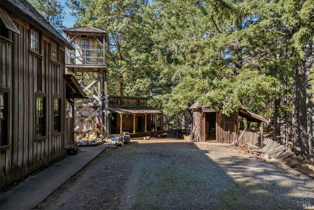 24600 String Creek Rd, Willits, CA 95490