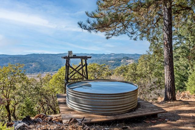 24600 String Creek Rd, Willits, CA 95490