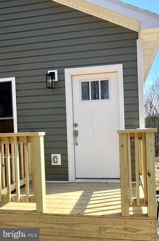 233 YOUNG LN, Berkeley Springs, WV 25411