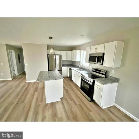 233 YOUNG LN, Berkeley Springs, WV 25411