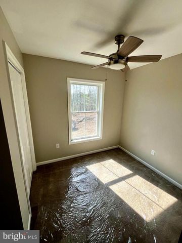 233 YOUNG LN, Berkeley Springs, WV 25411