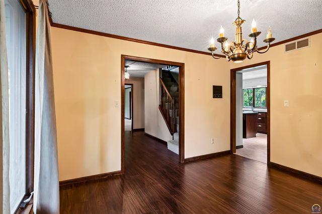 3631 NW 44th Ter, Topeka, KS 66618