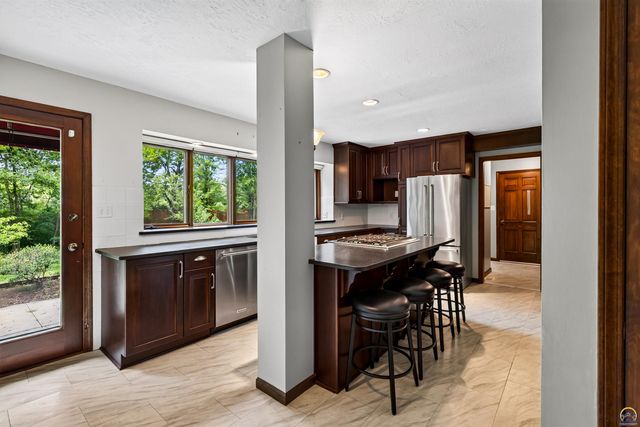3631 NW 44th Ter, Topeka, KS 66618