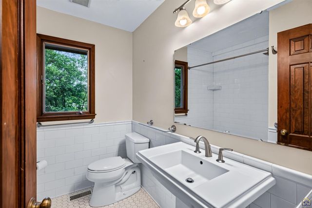 3631 NW 44th Ter, Topeka, KS 66618