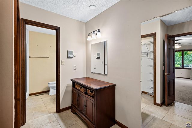 3631 NW 44th Ter, Topeka, KS 66618