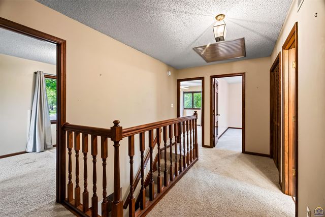 3631 NW 44th Ter, Topeka, KS 66618