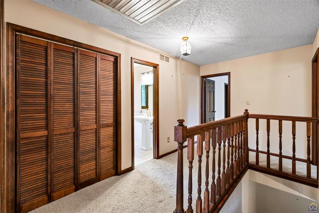 3631 NW 44th Ter, Topeka, KS 66618