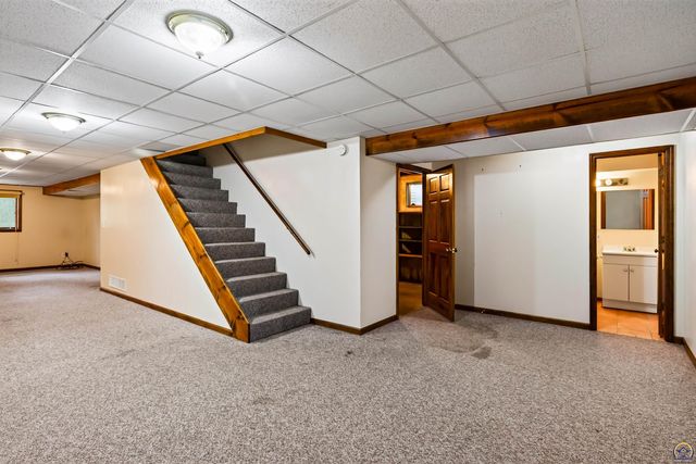 3631 NW 44th Ter, Topeka, KS 66618