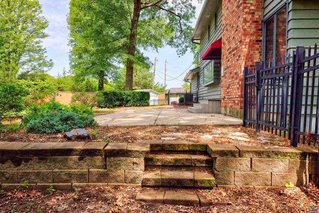 3631 NW 44th Ter, Topeka, KS 66618
