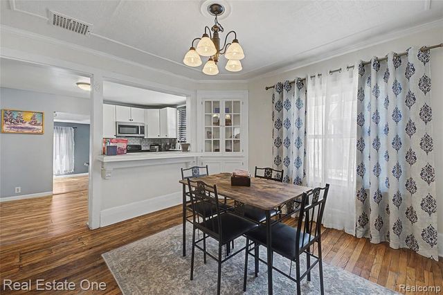 27901 Long Street, Livonia, MI 48152