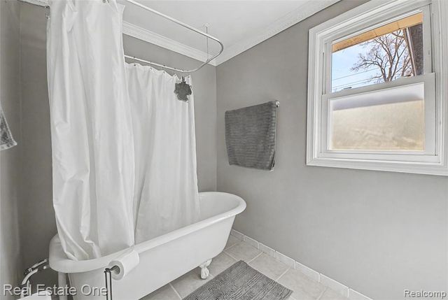 27901 Long Street, Livonia, MI 48152