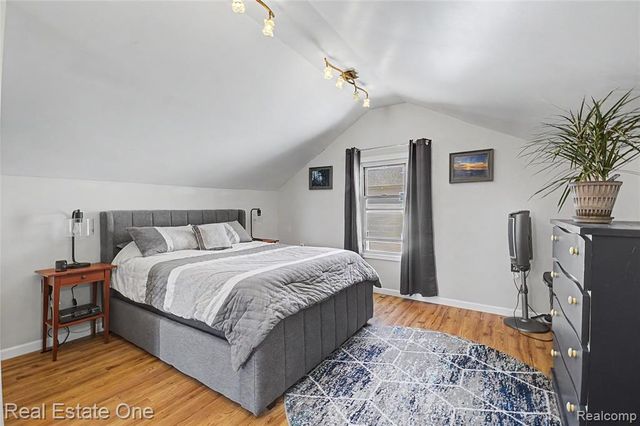 27901 Long Street, Livonia, MI 48152