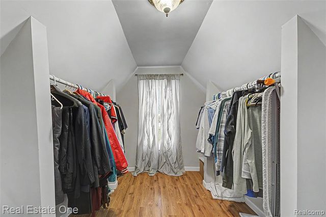 27901 Long Street, Livonia, MI 48152