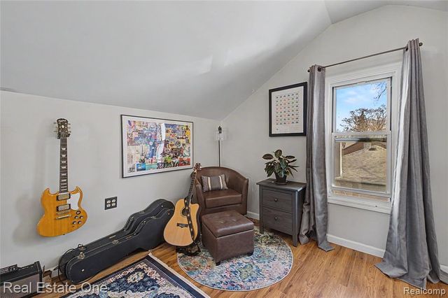 27901 Long Street, Livonia, MI 48152