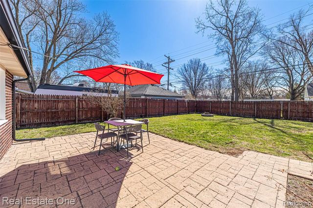 27901 Long Street, Livonia, MI 48152