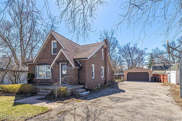 27901 Long Street, Livonia, MI 48152