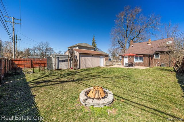 27901 Long Street, Livonia, MI 48152