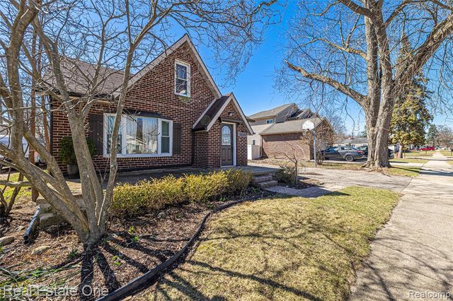 27901 Long Street, Livonia, MI 48152