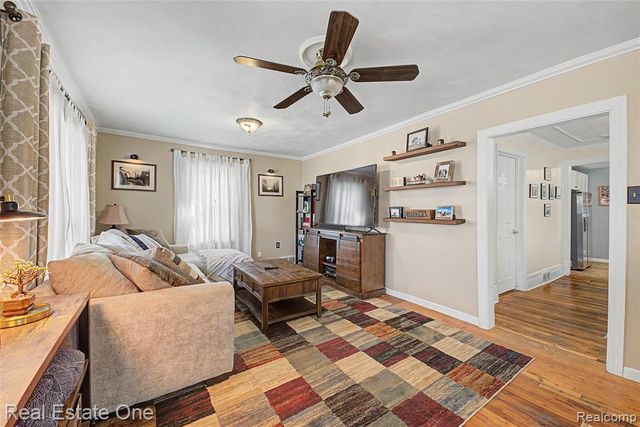 27901 Long Street, Livonia, MI 48152